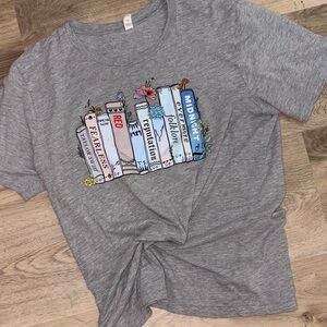TAYLOR SWIFT bookshelf books song album inspired tee shirt size large concert